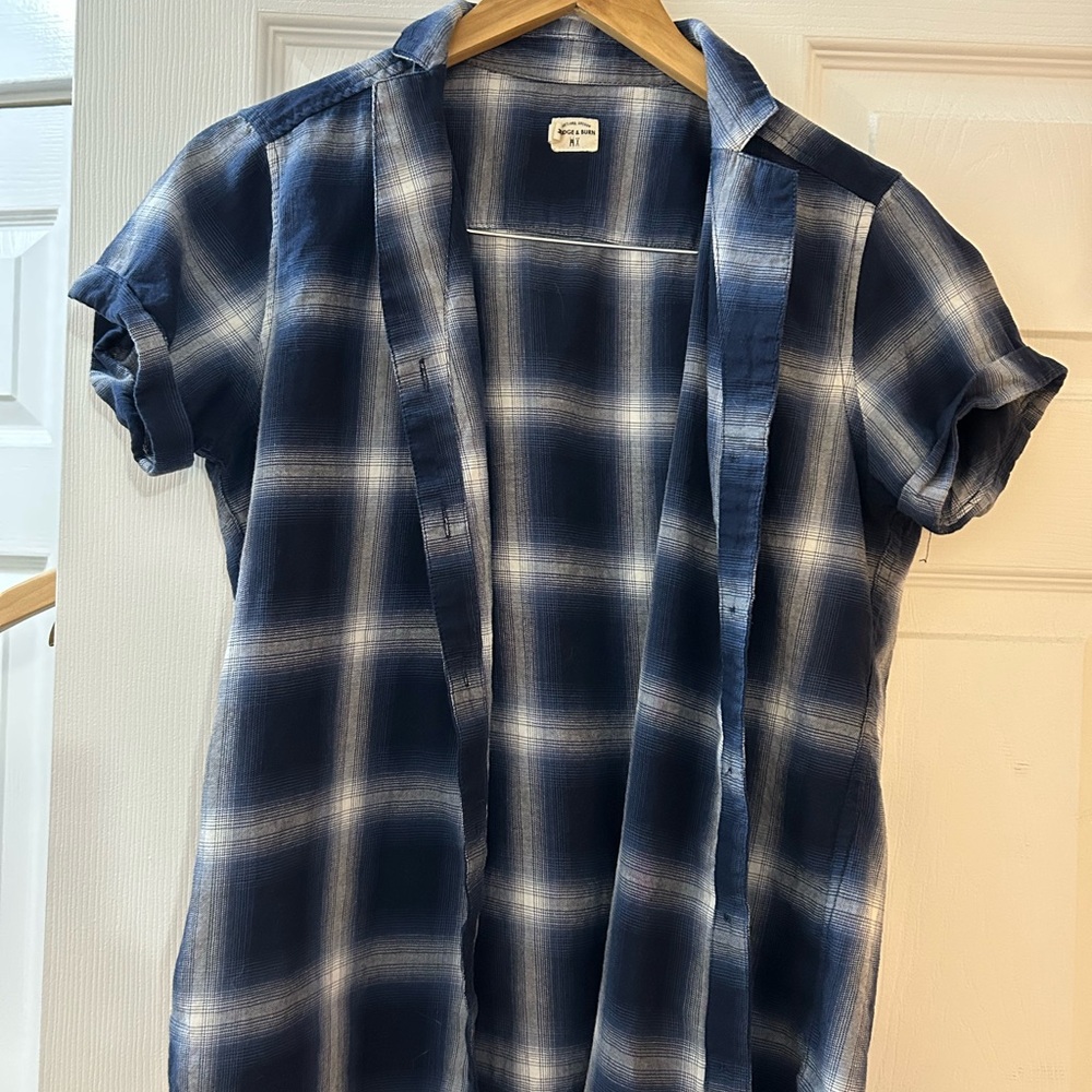 Bridge & Burn Women’s Blue Plaid Shirt, Medium